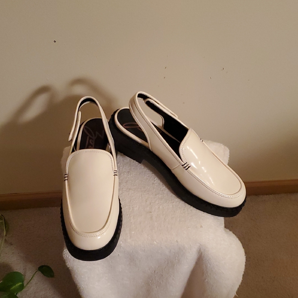 Elegant Cream Women's Loafers